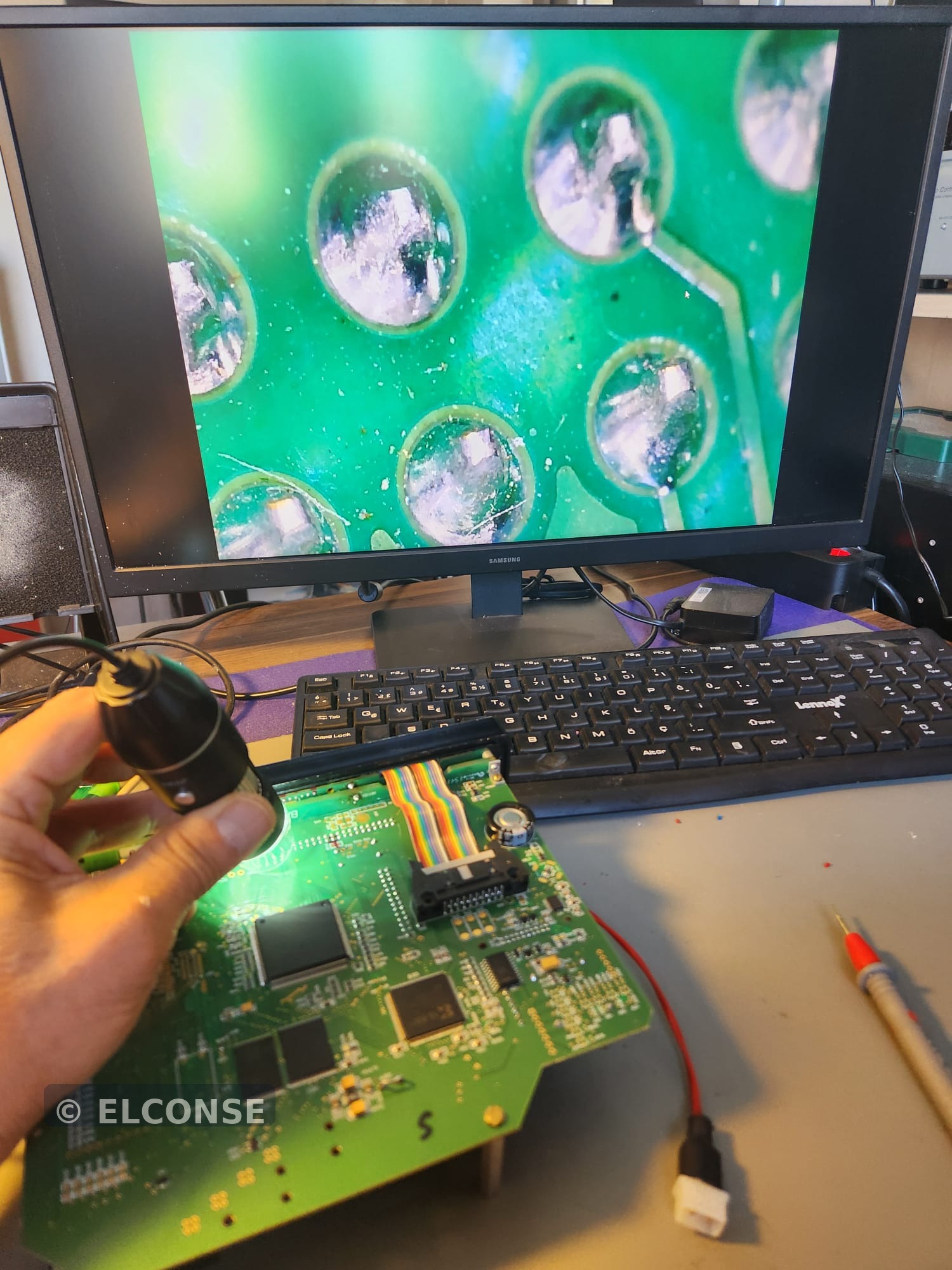 Elektronik kart yakın inceleme ve kontrol